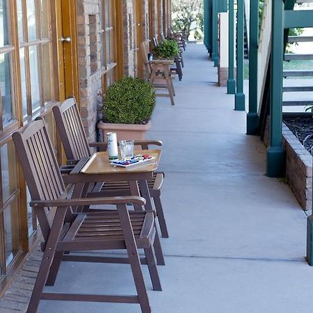 Travellers Rest Motor Inn Суон-Хилл Экстерьер фото