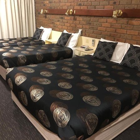 Travellers Rest Motor Inn Суон-Хилл Экстерьер фото