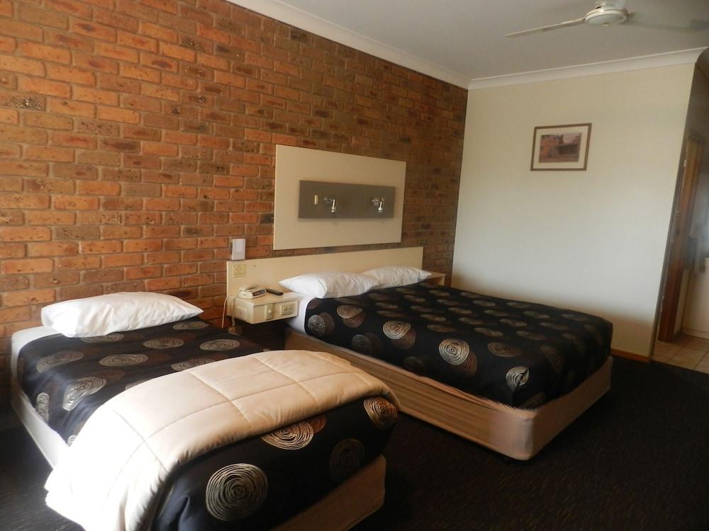 Travellers Rest Motor Inn Суон-Хилл Экстерьер фото