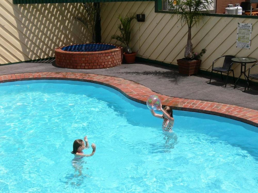 Travellers Rest Motor Inn Суон-Хилл Экстерьер фото